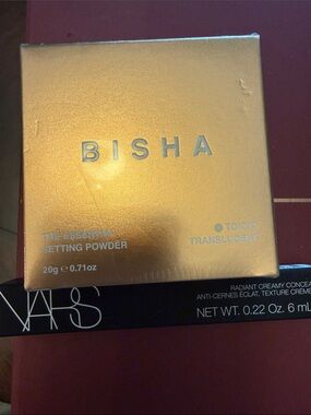 NARS Radiant Creamy Concealer - and bisha powder